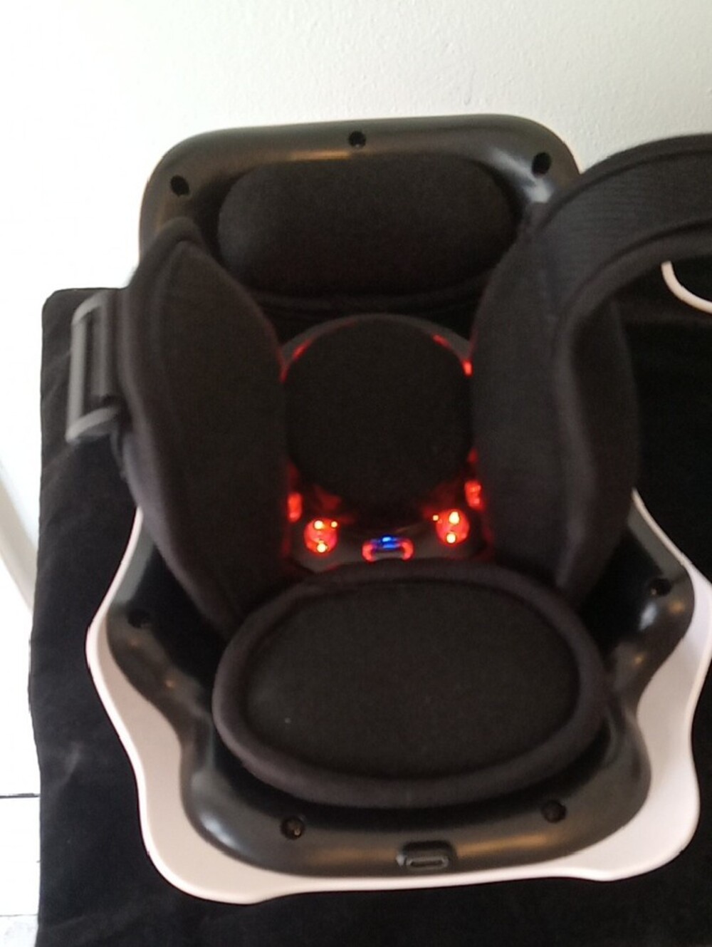 Knee & Shoulder Massager With Heat, Black Dust Bag - Picture 5 of 9